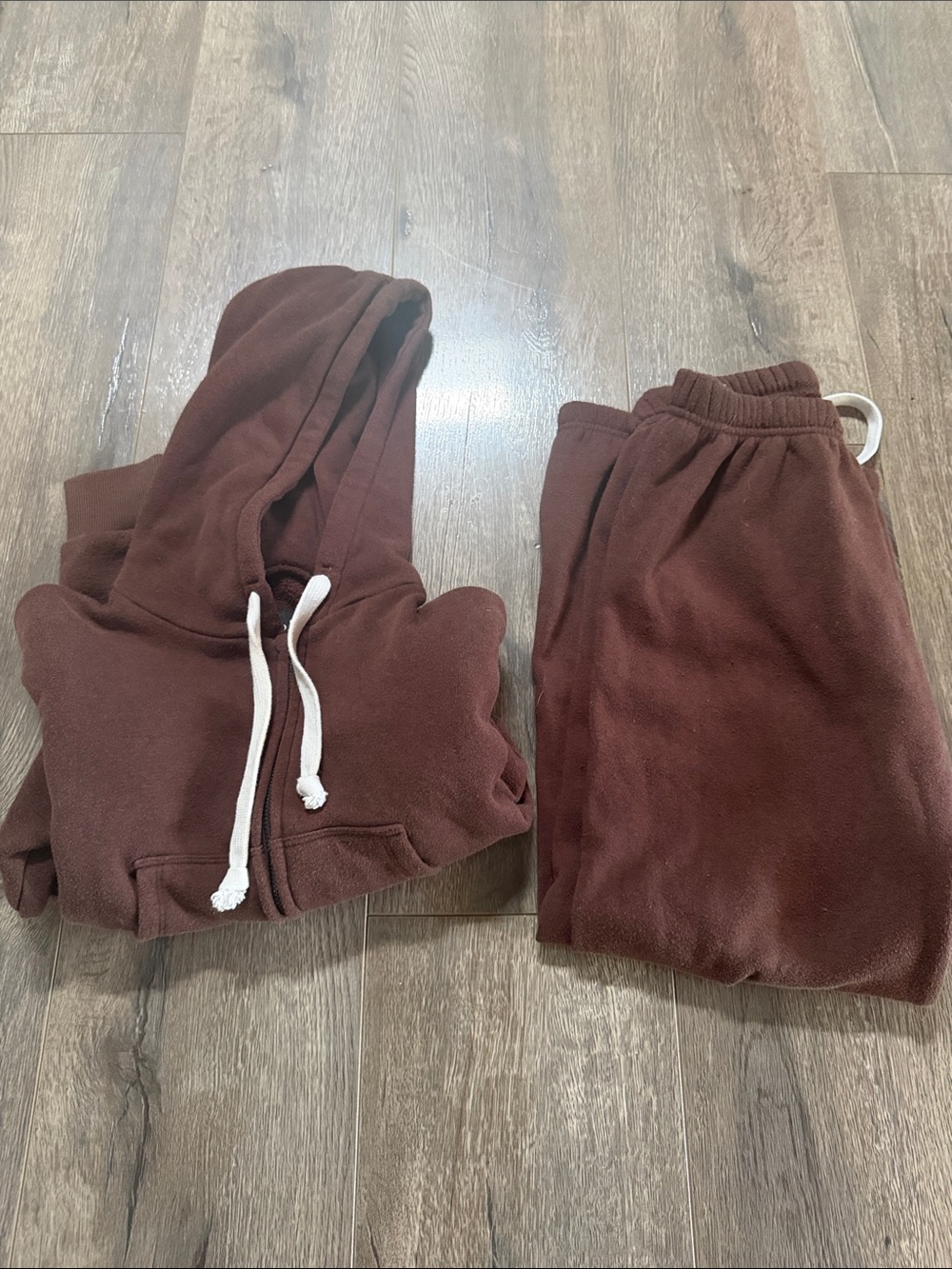 Katie J NYC Brown Kids Hoodie & Jogger Set with White Drawstrings